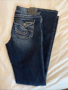 Silver Jeans Dark Indigo Flare Jeans with Embroidered Back Pockets 28 x 34